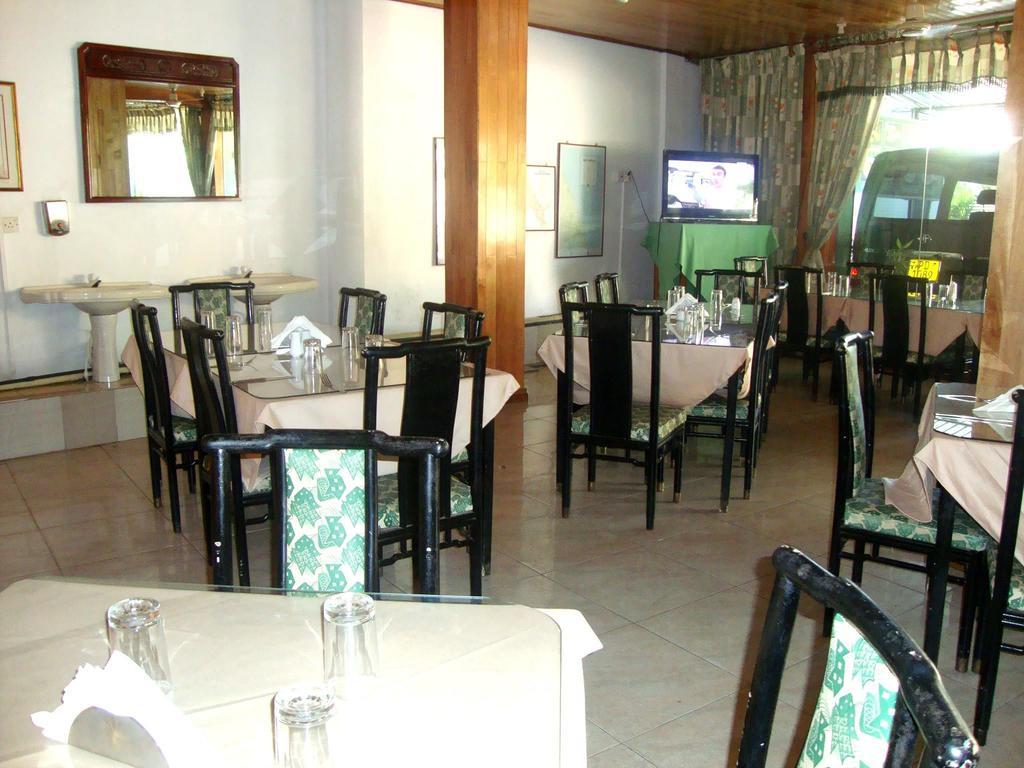 Green Park Beach Hotel Trincomalee Eksteriør billede